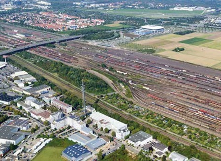 Der Rangierbahnhof Mannheim gehört zu den größten und leistungsfähigsten Rangierbahnhöfen Europas. Darüber hinaus ist Mannheim der zweitgrößte ICE-Knotenpunkt Deutschlands